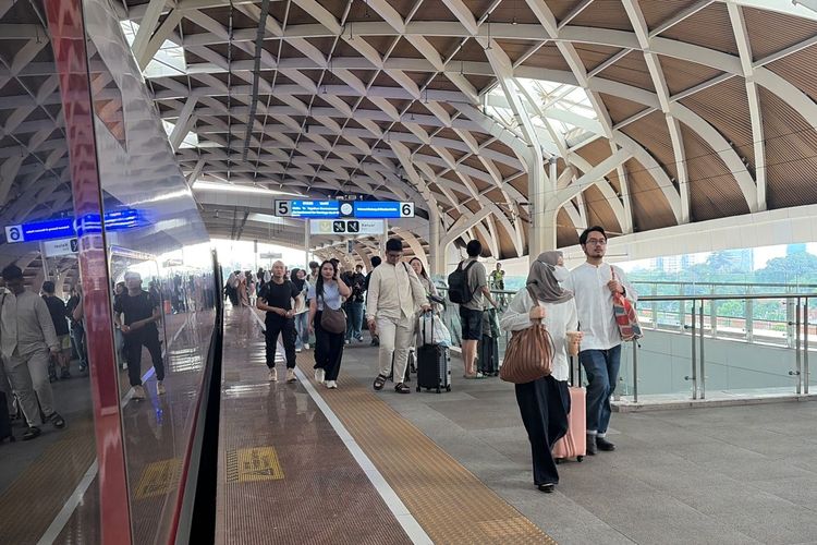 Hari Kedua Lebaran 2026, Tiket Whoosh Jakarta-Bandung Ludes Terjual