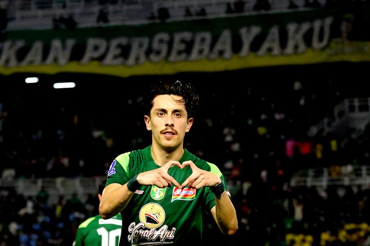 persib bandung, persebaya surabaya, Stadion Gelora Bandung Lautan Api, Persib Vs Persebaya, Uston Nawawi, Francisco Rivera, Jadwal Super League, rekor persib, gelandang persebaya, Persib Vs Persebaya: Tekad Bajol Ijo Ukir Sejarah di Bandung