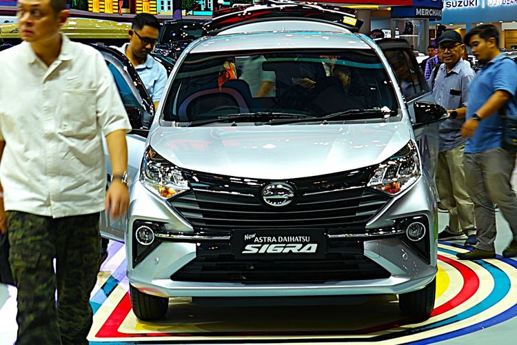 mobil lcgc, penggantian oli, oli viskositas rendah, Efisiensi mesin, Benarkah Semakin Berusia, LCGC Butuh Oli Lebih Kental?