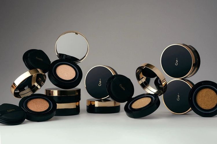 Klavuu Actress Backstage Boosting Cushion Fixing, 9 Rekomendasi Cushion untuk Lebaran yang Tahan Lama dan Anti Luntur, 1. Looke Holy Flawless BB Cushion, 2. Klavuu Actress Backstage Boosting Cushion Fixing, 3. Wardah Colorfit Perfect Glow Cushion, 4. ESQA Flawless Cushion Serum SPF 50+ PA+++ Satin, 5. Guele BARE Cushion, 6. Make Over Powerstay Sync Matte Cushion, 7. Skintific Perfect Stay Velvet Matte Cushion Foundation, 8. Trueve Velvet Hi-Cover Mesh Cushion, 9. Goute Goucushion Cover 4 Matte