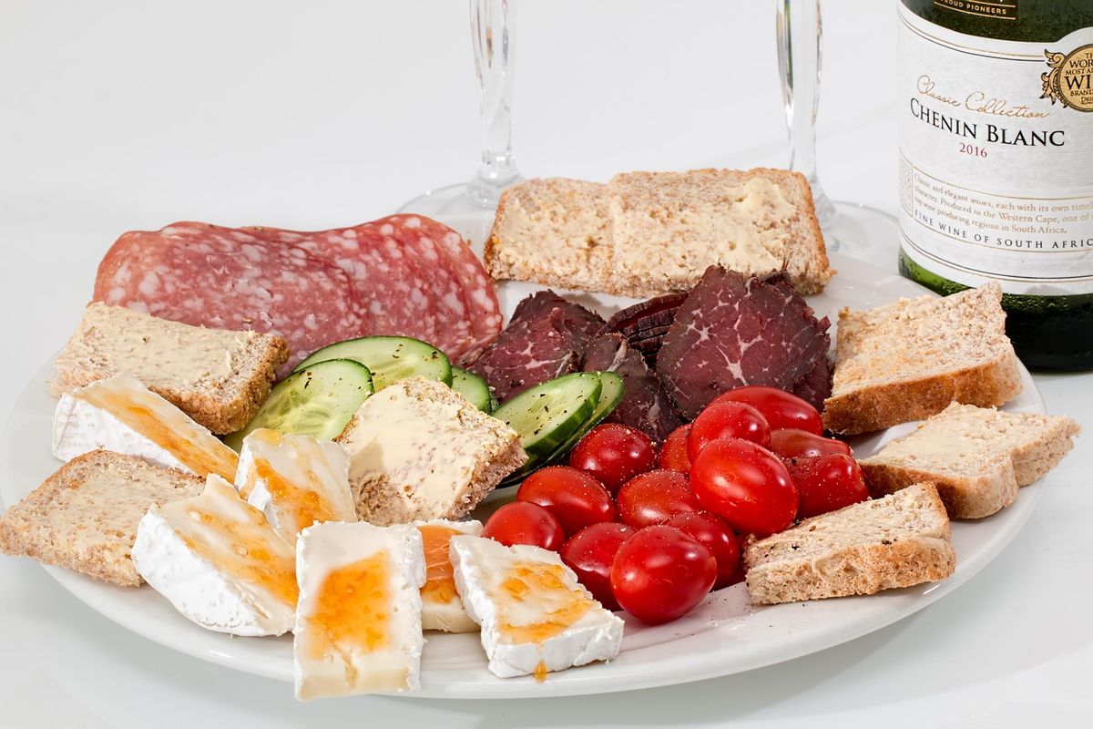 protein, kebutuhan protein, Terlalu Banyak Protein Bisa Ganggu Pencernaan, Ini Peringatan Ahli, Tren makanan tinggi protein semakin populer, Risiko kekurangan nutrisi lain, Produk tinggi protein bisa memicu gangguan pencernaan, Tren protein dipicu tekanan gaya hidup, Penting menjaga pola makan seimbang