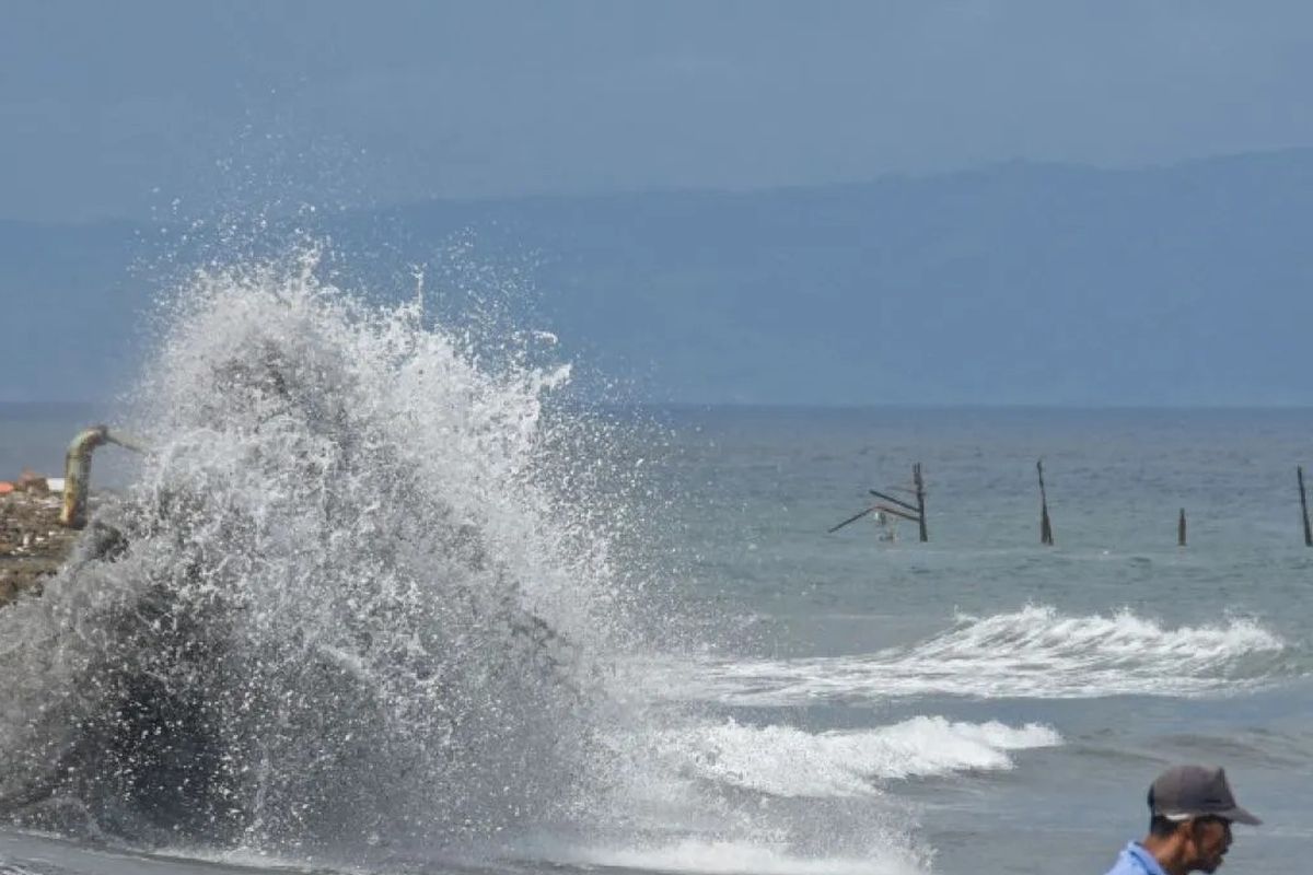 BMKG, banjir rob, Banjir rob, Nusa Tenggara Barat, potensi banjir rob, perairan NTB, BMKG: Warga Pesisir NTB Diminta Waspada Potensi Banjir Rob 19-26 November 2025