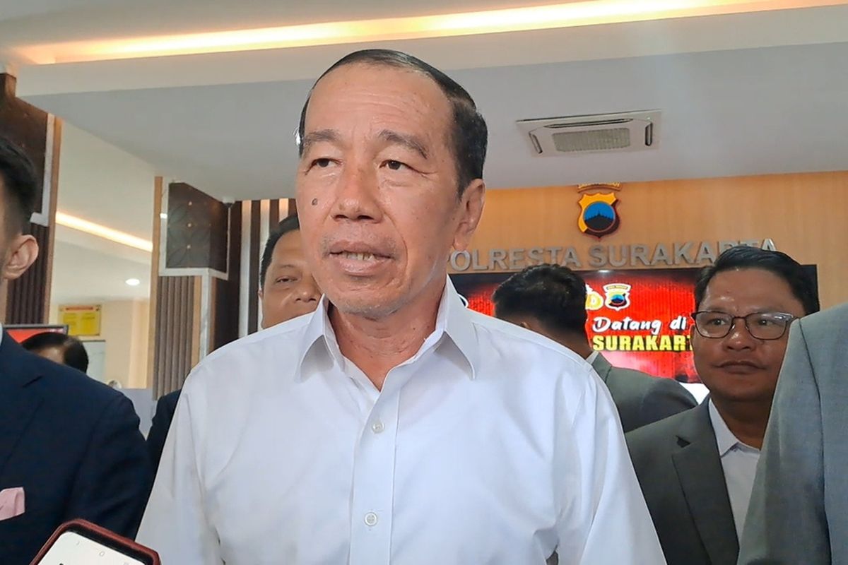 Jokowi, ijazah palsu Jokowi, ijazah jokowi, Gibran Raka Bumingraka, pemakzulan gibran, Tanggapi Isu Ijazah Palsu dan Pemakzulan Gibran, Jokowi: Ada Orang Besar yang Back Up