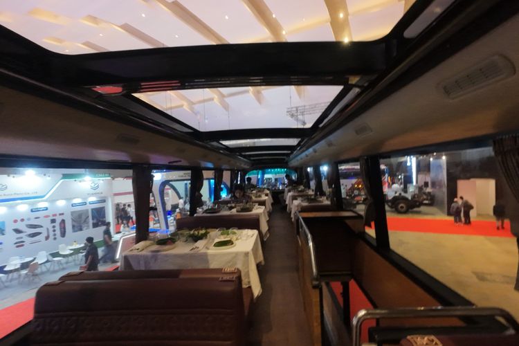 Transjakarta, bus Open Dining, bus tingkat, restoran berjalan, Tranjakarta Pamer Restoran Berjalan Pakai Bus Tingkat