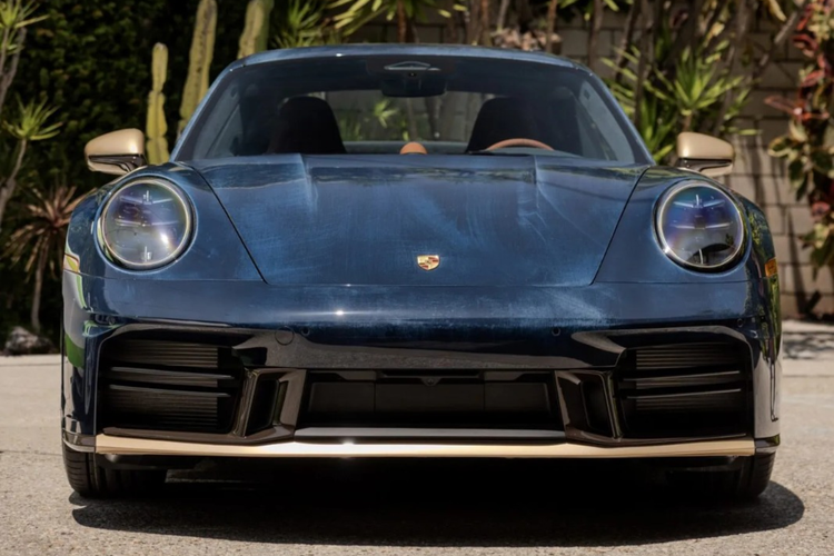 Toy Story, Porsche, Buzz Lightyear, Woody, Toy Story 5, Porsche Rilis 911 Bertema Toy Story 5, Dijual Untuk Amal