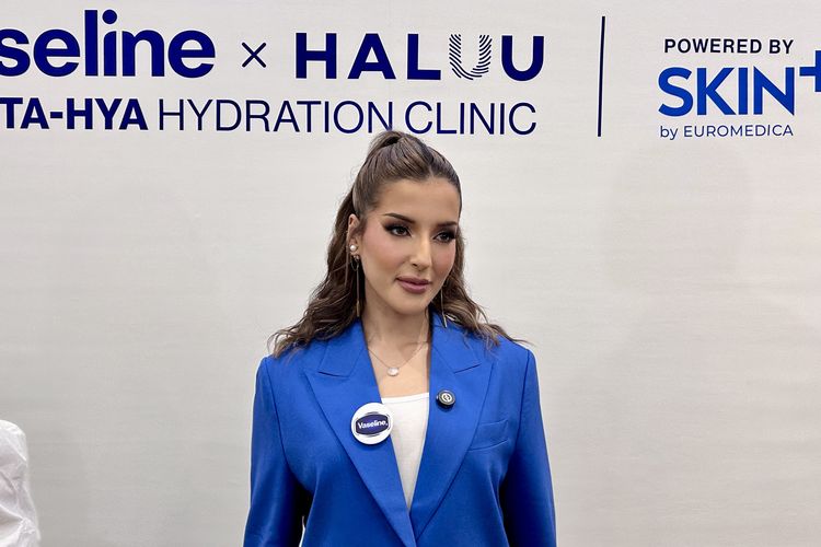 Cerita Tasya Farasya Alami Kulit Kering sampai Bersisik, Kulit terasa kering hingga meninggalkan bekas, Terlalu fokus pada wajah dan tubuh terlupakan, Tanda penuaan mulai terlihat di usia 33 tahun, Lebih disiplin jaga cairan dan rutinitas harian