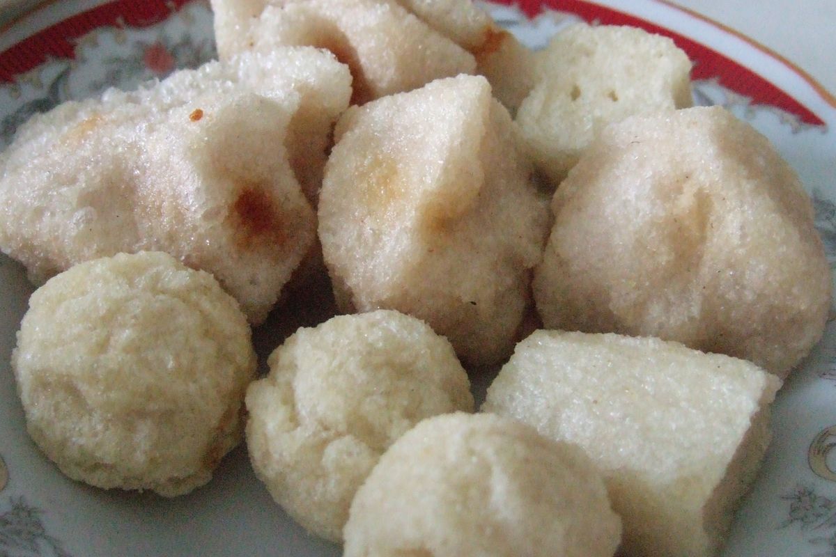 resep pempek tahu, resep pempek tahu palembang, cara membuat pempek tahu, camilan gurih praktis, Resep Pempek Tahu Sederhana, Menu Makanan Favorit di Akhir Pekan, Resep Dasar Pempek Lenggang, Kuah Cuko Khas Palembang, Resep Pempek Tahu, Penyajian Pempek Tahu