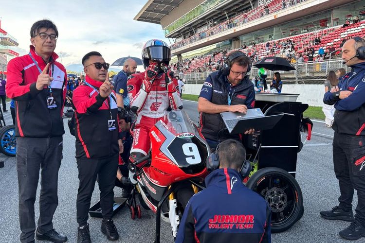 astra honda racing team, Veda Ega Pratama, JuniorGP, Veda Ega Pratama Finish Urutan 8 di JuniorGP Catalunya 2025