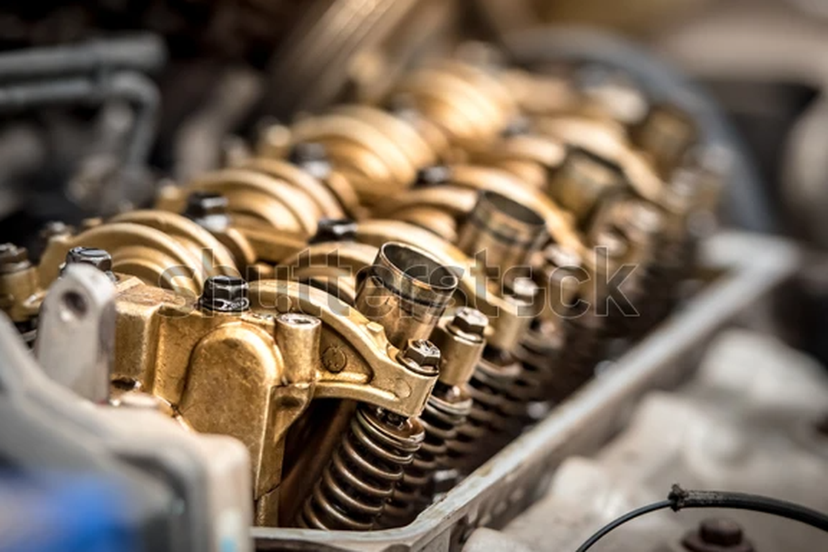 Kendaraan modern, risiko kerusakan, bahan bakar E10, kompatibilitas mesin, Kompatibilitas E10 pada Mobil Tahun 2000 ke Atas, Simak Kata Ahli, Kendaraan Apa yang Kompatibel dengan E10?, Apa Saja Komponen Mesin yang Tahan Terhadap Etanol?, Apakah Ada Risiko Kerusakan Mesin?, Bagaimana Contoh Penggunaan Biodiesel di Indonesia?, Apakah Semua Kendaraan Kompatibel dengan E10?, Apa Langkah yang Harus Diambil Menuju Transisi?