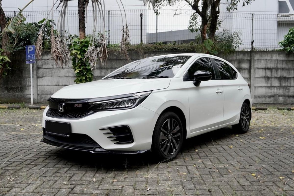 mobilitas harian, biaya perawatan terjangkau, Honda City Hatchback, Radityo Herdianto, Testimoni Pengguna: Plus-Minus Pelihara Honda City Hatchback 2021, Kabin Lapang dan Irit BBM, Beberapa Kekurangan , Biaya Perawatan , Kesimpulan
