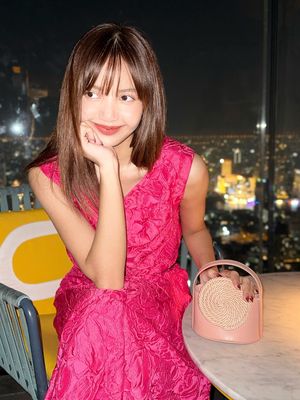 BLACKPINK, Lisa BLACKPINK, Lalisa Manobal, tas pilihan lisa blackpink, inspirasi tas lisa blackpink, 7 Tas Mewah Pilihan Lisa BLACKPINK, Ada Hermes Langka Seharga Rp 4,9 M, 1. Hermès Faubourg Birkin, 2.Louis Vuitton Pumpkin Bag, 3. Celine Tabou Bag, 4. Shushu/Tong Stereo Bow-Appliqué Leather Bag, 5. Mini Gunther Leather Bag, 6. Loewe x Paula’s Ibiza Tomato Clutch Bag, 7. Boyy Hungry Chili Eyelets Bag