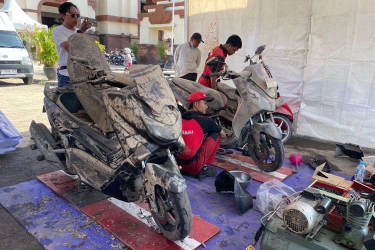 servis gratis, diler yamaha, Banjir Bali, yamaha, Oli gratis, Yamaha Buka 21 Posko Siaga Banjir di Bali