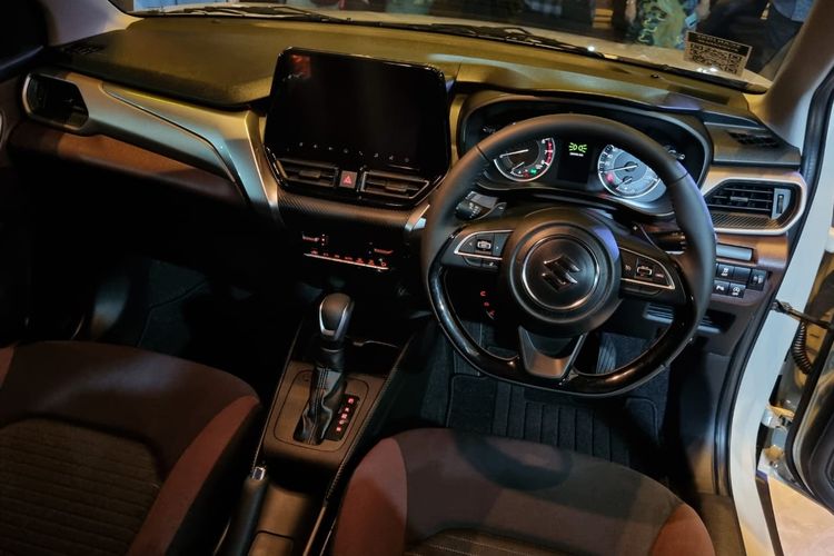 Suzuki, Suzuki Fronx, SUV ringkas, Fronx, mobil, suv ringkas, suzuki fronx, Target Jualan Suzuki Fronx Dipasang 2 Kali Lipat dari Raize