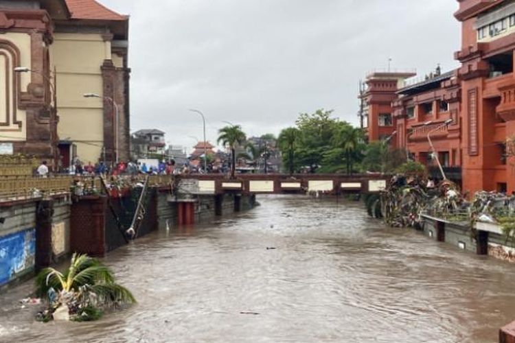 Wisata Bali, Bali, Bali masuk musim hujan, Bali Mulai Masuk Musim Hujan, Kadispar Imbau Informasi untuk Turis Harus Jelas