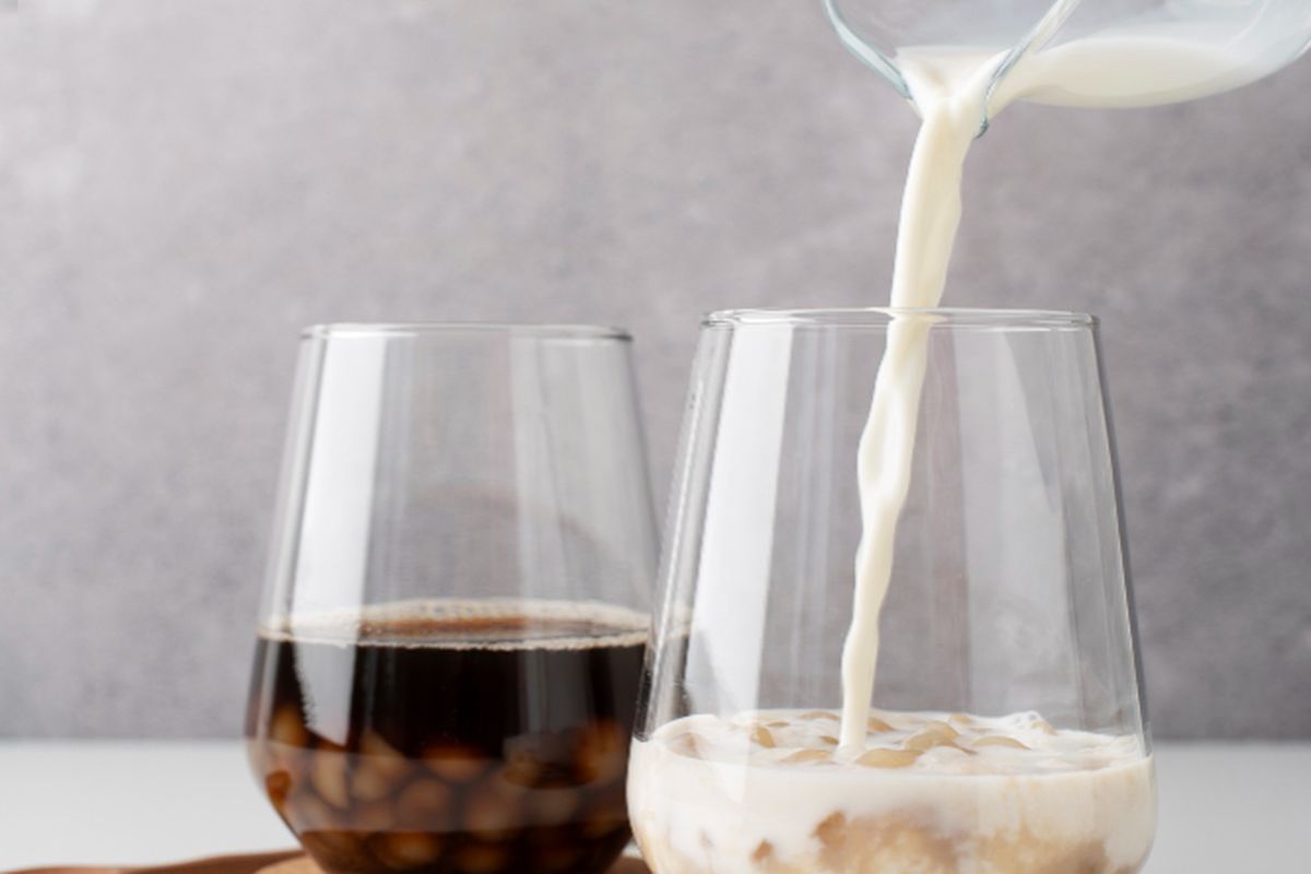 cara membuat kopi susu, cara membuat kopi susu enak, cara membuat milk brew coffee, Cara Seduh Kopi Pakai Susu, Ini Resep Milk Brew Coffee ala Juara Dunia