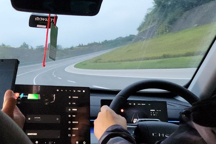 Mobil listrik torsi instan, karakter mobil listrik, mobil listrik lebih galak, Akselerasi Mobil Listrik Lebih Responsif: Pemula Harus Waspada