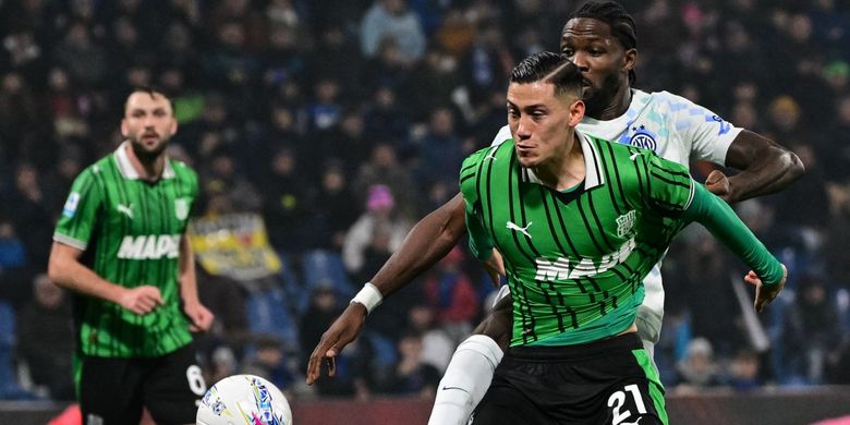 Jay Idzes, Liga Italia, Fiorentina, Sassuolo, Fiorentina vs Sassuolo, Liga Italia 2025-2026, Stefano Turati, Rating Jay Idzes Usai Hasil Fiorentina Vs Sassuolo 0-0