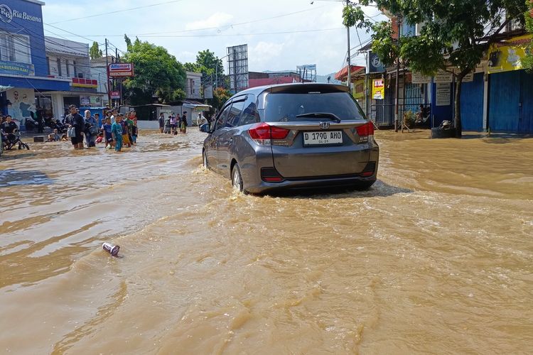Transmisi otomatis, genangan air, Hermas Efendi Prabowo, Musim Hujan, Dampak Genangan Air Pada Transmisi Mobil: Apa yang Perlu Diketahui