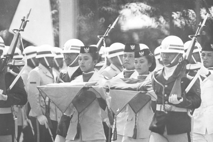paskibraka, Sejarah Paskibraka, Husein Mutahar, asal usul paskibraka, asal usul paskibraka indonesia, asal usul nama paskibraka, sejarah paskibraka secara singkat, Sejarah Paskibraka Indonesia, Warisan Husein Mutahar dalam Pengibaran Bendera Merah Putih, Awal Gagasan Paskibraka di Yogyakarta, Perkembangan Pengibaran Bendera di Jakarta, Formasi 17-8-45, Dari Pemuda Daerah hingga Utusan Provinsi, Lahirnya Istilah Paskibraka, Warisan Husein Mutahar