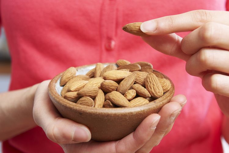 massa otot, makanan penambah massa otot, Makanan untuk otot, Makanan penambah massa otot, 5 Makanan untuk Meningkatkan Massa Otot, Rekomendasi dari Ahli Gizi, 1. Yogurt Yunani Full-Fat, 2. Alpukat, 3. Ikan berlemak, 4. Tempe, 5. Kacang-kacangan