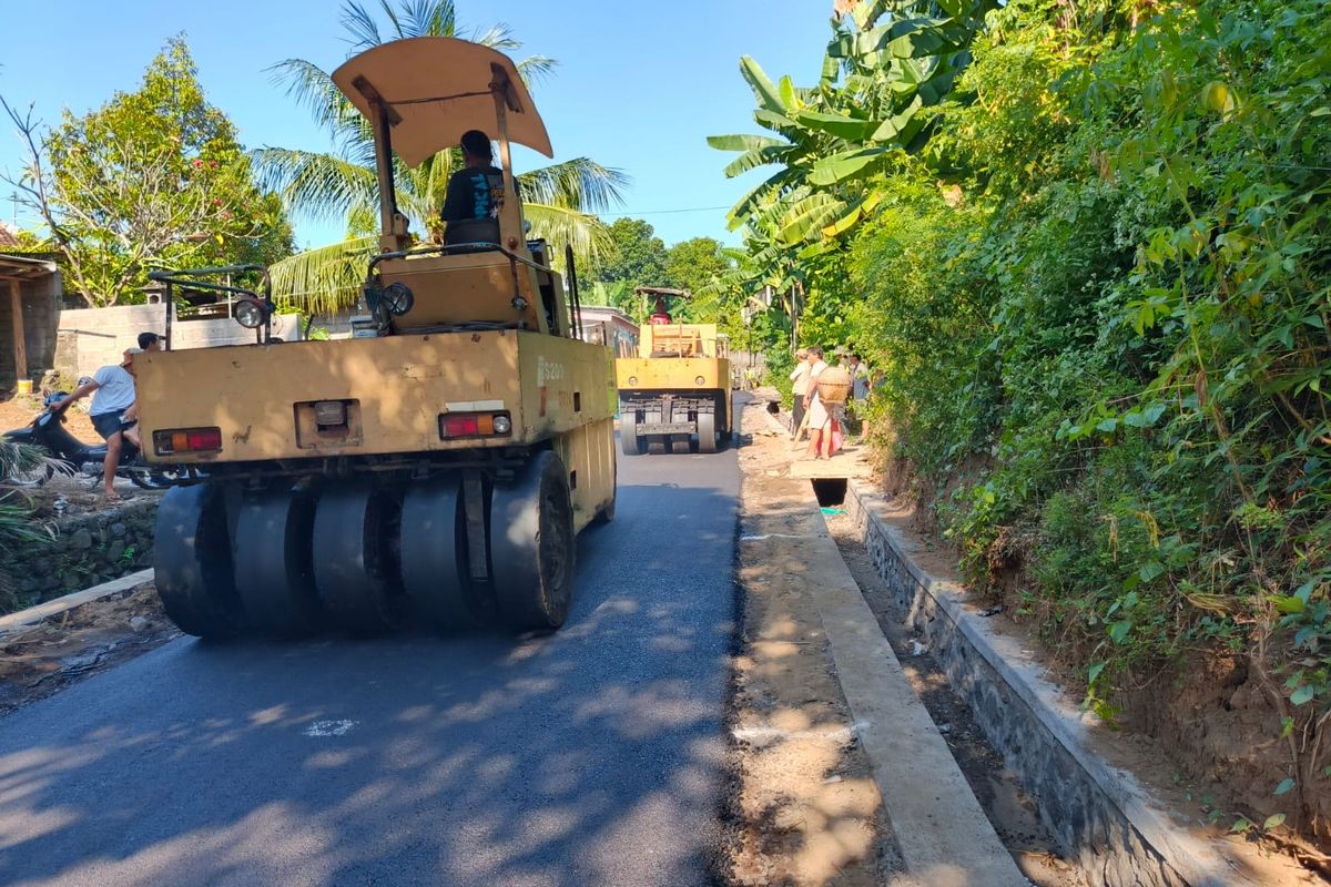 Buleleng, Bali, diaspal, perbaikan jalan, Perbaikan jalan, Setelah 35 Tahun Jalan di Banyuning Buleleng Akhirnya Diaspal, Setelah 35 Tahun, Jalan di Banyuning Buleleng Akhirnya Diaspal