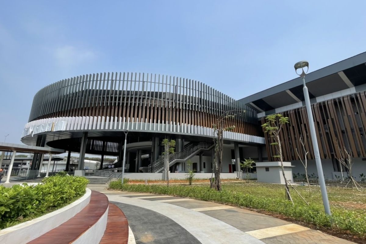 Stasiun Tanah Abang baru, stasiun tanah abang baru, peron stasiun tanah abang baru, wajah stasiun tanah abang baru, Stasiun Tanah Abang Baru Diresmikan, Penumpang KRL Wajib Cek Panduan Ini, 1. Layanan KRL di Stasiun Tanah Abang Baru, 2. Fasilitas peron dan jalur, 3. Lokasi pintu masuk dan keluar, 4. Taman Stasiun Tanah Abang