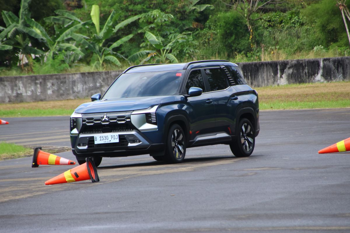 Destinator, Mitsubishi Destinator, mitsubishi destinator harga, harga destinator, spesifikasi destinator, Update Harga Mitsubishi Destinator: SUV 7-Seater Mesin Turbo, Desain dan Dimensi, Performa dan Spesifikasi Teknis, Interior dan Fitur Kenyamanan, Keselamatan dan Teknologi Canggih, Kesimpulan, Harga dan Varian Destinator (OTR Jakarta)