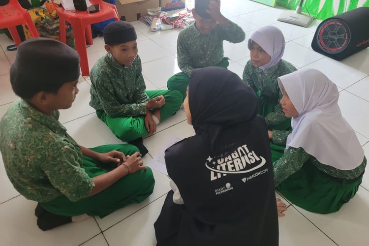 Jakob Oetama, PK Ojong, kompas com, Jagat Literasi, ulang tahun kompas com, pendiri kompas gramedia, petrus kanisius ojong, bersukaria, Kompas.com Rayakan HUT Ke-30 dengan Jagat Literasi dan Ziarah Pendiri