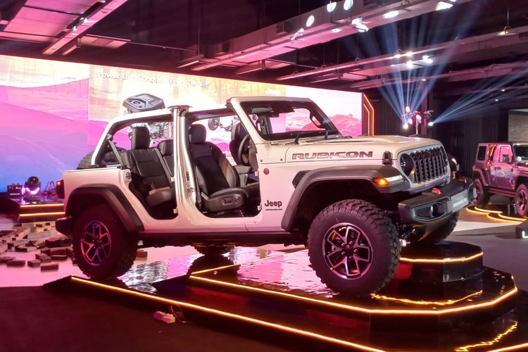 Donald Trump, Jeep Indonesia, Wrangler 4-Door Rubicon, donald trump, tarif trump, Tarif Trump Diblokir, Jeep Indonesia Tegaskan Tidak Berdampak