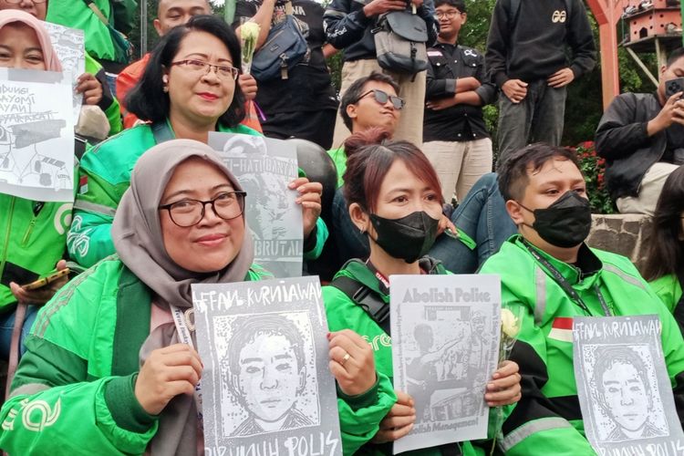 demo mahasiswa, ojol, demo hari ini, demo ojol, demo di pekanbaru, brimob, affan kurniawan, Demo 29 Agustus, Demo Ojol Affan Kurniawan, Mahasiswa di Pekanbaru Tolak Impunitas Aparat, GMNI Riau kecam brutalisme aparat, Enam tuntutan GMNI Riau kepada presiden, Kronologi tragedi Affan Kurniawan, Gelombang demo di sejumlah kota