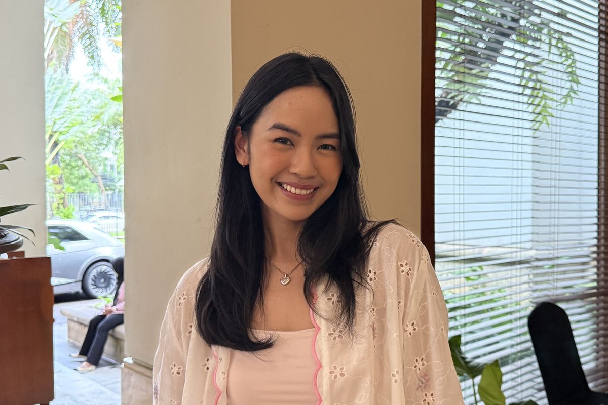 Rania Yamin, batik, mix and match batik, Tips Mix and Match Batik ala Rania Yamin, Perhatikan Warna dan Bahan, Bermain di Warna, Pilih Bahan Batik yang Nyaman Dipakai, Kebaya Boleh, Asal Adem, Jangan Takut Salah, yang Penting Percaya Diri, Enggak Harus Mahal