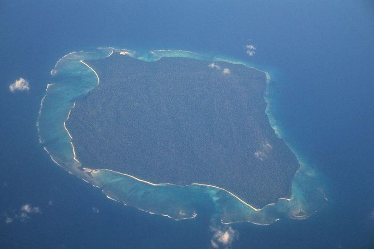 Pulau Sentinel, Pulau Sentinel Utara, pulau paling terisolasi di dunia, Pulau Sentinel Utara yang Terisolasi dari Dunia, Awas Bisa Tewas Jika Nekat Mendekat, Suku Sentinel yang menolak dunia luar, Masih ada turis yang nekat ke Pulau Sentinel, Risiko besar jika nekat masuk Pulau Sentinel Utara, Suku Sentinel yang menutup diri