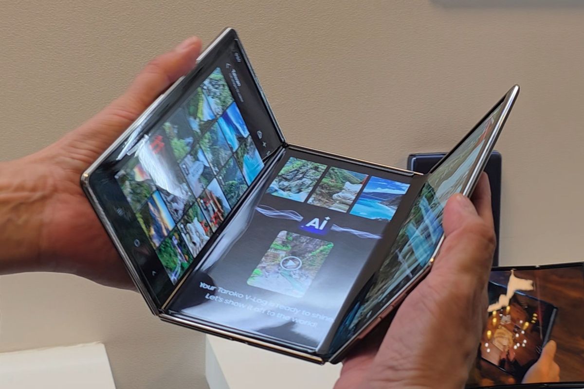 Samsung, Galaxy Z Fold 7, Galaxy Z Flip 7 FE, Galaxy Z Flip 7, hp lipat tiga, Galaxy Z Fold 7 Ultra, HP Lipat Tiga Samsung Mendekati Nyata, Meluncur Bareng Galaxy Z Fold 7?