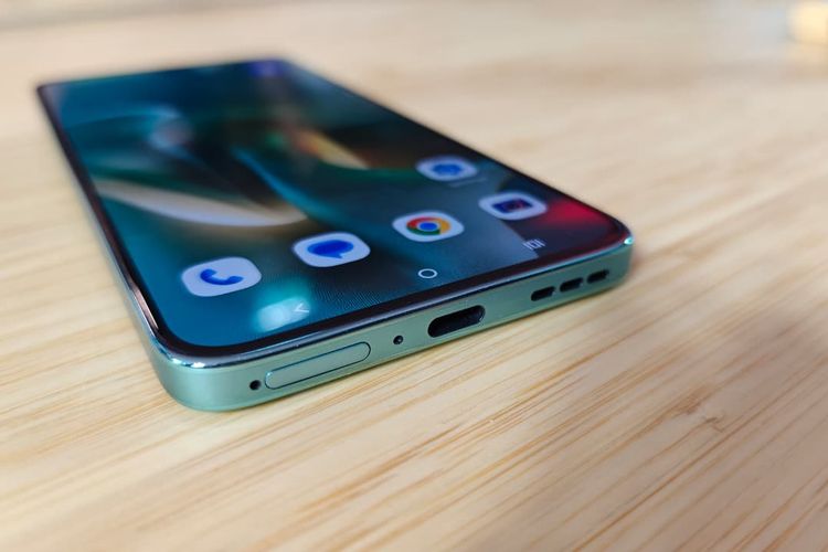 Smartphone, Lenovo, Motorola, Motorola Edge 60 Neo, Moto Edge 60 Neo, spesifikasi Motorola Edge 60 Neo, spesifikasi Moto Edge 60 Neo, Hands-on Motorola Edge 60 Neo di Jerman, HP Compact yang Pas di Tangan, HP compact, nyaman digenggam, Desain punggung yang familier, Frame yang serasi, Spesifikasi Moto Edge 60 Neo