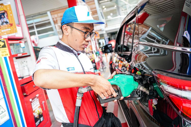 transformasi energi, kendaraan listrik, bisnis BBM, diversifikasi energi, ESDM Sebut 60 Persen SPBU di China Tutup, Begini Respons Pertamina