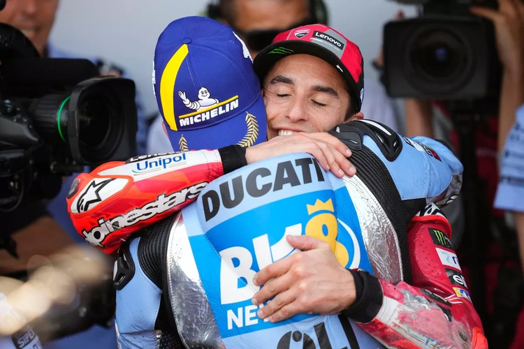 rival utama, Alex Marquez, Marc Marquez Tak Lagi Sebut Alex sebagai Adik, Tapi Rival di Lintasan