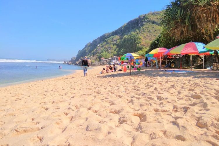 wisata yogyakarta, pantai di yogyakarta, Libur Long Weekend September 2025, Rekomendasi wisata pantai di Yogyakarta, Libur Long Weekend September 2025, Coba Wisata Pantai di Yogyakarta, 1. Pantai Parangtritis, 2. Pantai Glagah, 3. Pantai Drini, 4. Pantai Pok Tunggal, 5. Pantai Wediombo