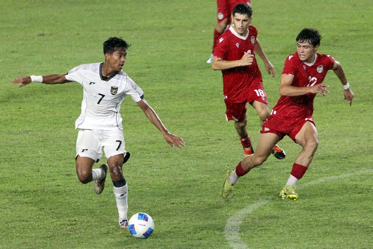 Uzbekistan, piala kemerdekaan 2025, jadwal Piala Kemerdekaan 2025, Jadwal Indonesia vs Uzbekistan U17, Prediksi Indonesia vs Uzbekistan U17, Susunan Pemain Indonesia vs Uzbekistan U17, Link Live Streaming Indonesia vs Uzbekistan U17, Timnas Indonesia vs Uzbekistan U17, Indonesia vs Uzbekistan U17 hari ini, Siaran Langsung Indonesia vs Uzbekistan, Timnas U17 Indonesia vs Uzbekistan, Jadwal Piala Kemerdekaan 2025 Indonesia Vs Uzbekistan: Wajah Berbeda Garuda