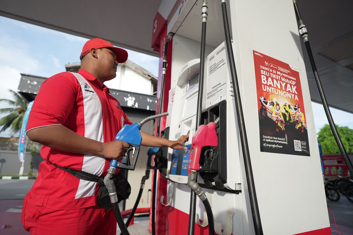 harga BBM Pertamina, Harga BBM Pertamina di DKI Jakarta, harga BBM Pertamina di DKI Jakarta Februari 2026, harga BBM Pertamina terbaru, Harga BBM Pertamina di DKI Jakarta Februari 2026 Terbaru, Pertamax-Dexlite Turun, 1. Aceh dan Sumatera Utara, 2. Sumatera Barat, 3. Riau dan Kepulauan Riau, 4. Free Trade Zone (FTZ) Sabang, 5. Free Trade Zone (FTZ) Batam, 6. Jambi, Bengkulu, Sumatera Selatan, Bangka Belitung, dan Lampung, 7. DKI Jakarta, Banten, Jawa Barat, Jawa Tengah, DIY, Jawa Timur, Bali, 10. Kalimantan Barat, Kalimantan Tengah, Kalimantan Timur, 11. Kalimantan Utara, 12. Kalimantan Selatan, 13. Sulawesi Utara, Gorontalo, Sulawesi Tenggara, Sulawesi Tengah, Sulawesi Selatan, Sulawesi Barat, 14. Maluku dan Maluku Utara, 15. Papua, 16. Papua Barat dan Papua Barat Daya, 17. Papua Selatan, Papua Tengah, Papua Pegunungan