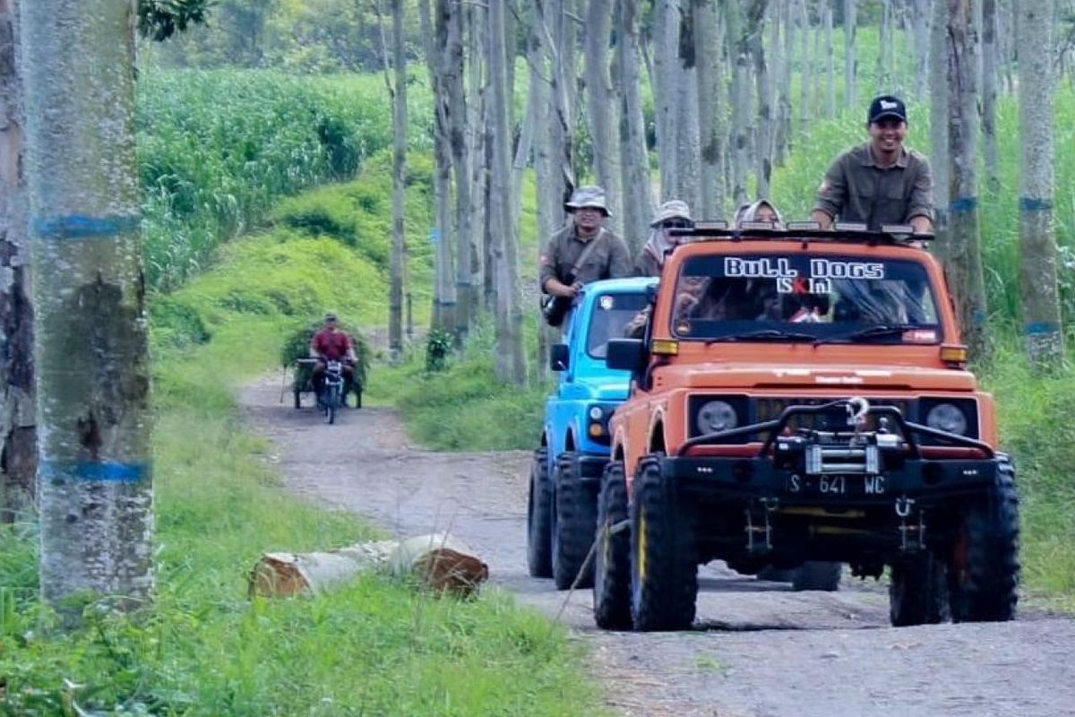 Wisata Kediri, tempat wisata di kediri, destinasi alam kediri, liburan ke kediri, Wisata Populer Kediri, Bukan Hanya Simpang Lima Gumul, 1. Bukit Gandrung Medowo, 2. Air Terjun Dolo, 3. Desa Wisata Sempu, 4. Taman Brantas, 5. Gua Selomangleng, 6. Taman Wisata Tirtoyoso, 7. Sumber Ubalan
