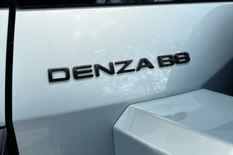 Denza, Denza B8, SUV premium, Denza B8 Dipamerkan di Diler, Sudah Bisa Dipesan?