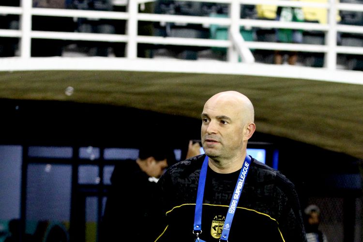 Persebaya, Persib, Persebaya vs Persib, Bojan Hodak, Layvin Kurzawa, Super League 2025-2026, Cara Menonton Persebaya Vs Persib, Tayang di TV Nasional