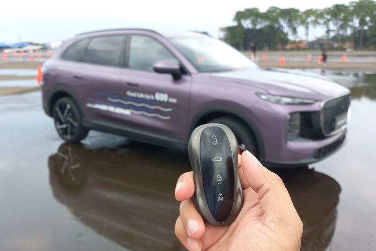 Lepas, PHEV, Lepas L8, mobil, 8 Catatan Hasil Tes Lepas L8 Jakarta-Yogyakarta-Jakarta, 1. Tempat duduk, 3. Udara kabin, 4. Parkir, 5. Wheelbase, 6. Efisiensi BBM, 7. Kedap