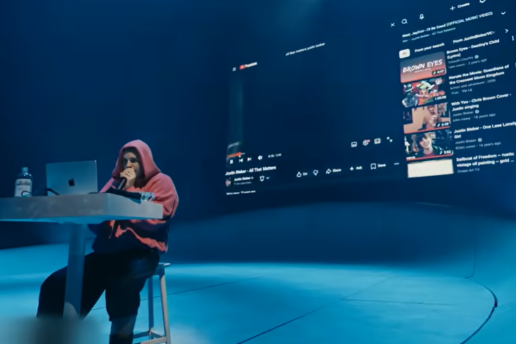Coachella, Tak Biasa dan Nyeleneh, Ini Deretan Gaya Artis di Coachella 2026, Fashion Coachella jadi ruang ekspresi tanpa batas, Gaya unik dan mencolok para artis di panggung, Perpaduan gaya sederhana, klasik, dan kreatif, Tampilan berbeda yang tetap meninggalkan kesan, Fashion jadi bagian penting dari pengalaman Coachella