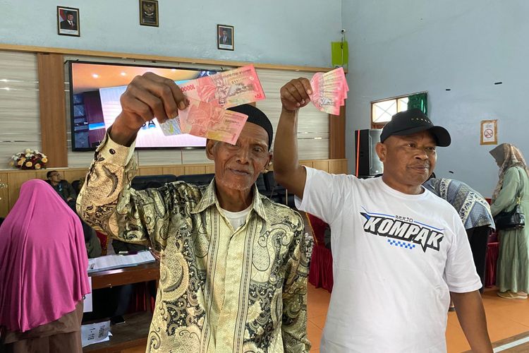 Desa Berjo, Karanganyar, Desa Wunut, Klaten, tunjangan hari raya, Dua Desa di Jawa Tengah bagi-bagi THR untuk Ribuan Warganya, Dana dari Usaha Wisata hingga PAD