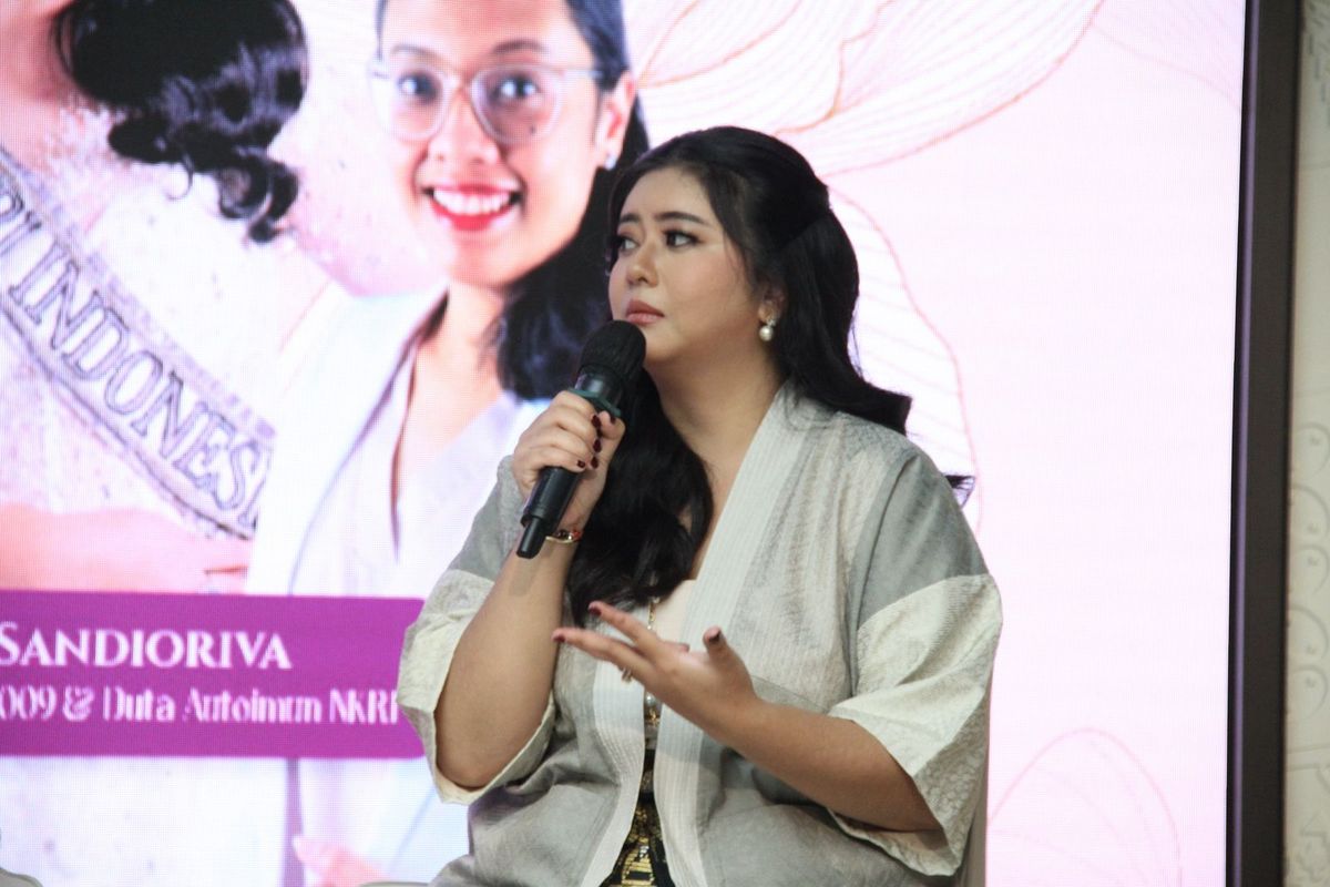 autoimun, Qory Sandioriva, Autoimun, gejala autoimun, qory sandioriva autoimun, Qory Sandioriva mengidap autoimun sejak 16 tahun, gejala autoimun pada wanita, gejala autoimun yang dialami Qory Sandioriva, Qory Sandioriva Ungkap Beberapa Gejala Autoimun yang Dialaminya, 1. Demam tinggi tanpa penyebab yang jelas, 2. Sakit kepala yang berlebihan, 3. Kelelahan ekstrem dalam waktu lama, 4. Riwayat alergi yang memicu reaksi tubuh