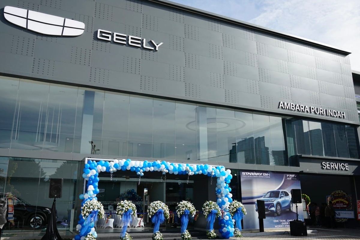 diler, Geely, charging station, mobil listrik, Charging Station, Tambah Jaringan, Geely Targetkan 40 Diler sampai Akhir 2025