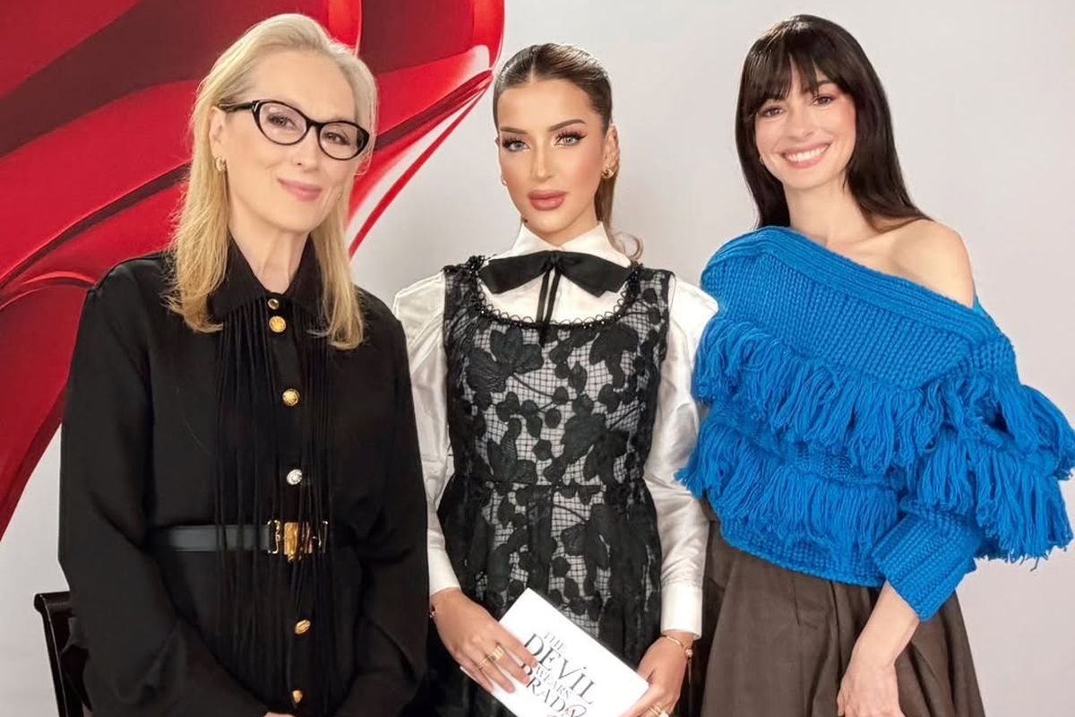 Meryl Streep, Anne Hathaway, The Devil Wears Prada, Andy Sachs, Miranda Priestly, Tasya Farasya, 7 Gaya Tasya Farasya saat Interview Meryl Streep dan Anne Hathaway, Sentuhan Couture, 1. Dominasi warna hitam-putih yang klasik, 2. Detail lace yang memberi tekstur mewah, 3. Siluet panjang bergaya formal, 4. Sentuhan kerah pita bernuansa klasik, 5. Potongan fitted di bagian atas, 6. Rok bervolume yang memberi efek dramatis, 7. Tata rambut sleek untuk menyeimbangkan keseluruhan look