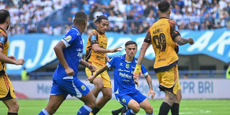 Persija, Persib, I.League, Persija vs Persib, Ferry Paulus, Persija Jakarta, Ferry Indrasjarief, Bukan di GBK, Pertandingan Persija Vs Persib Main di Mana?