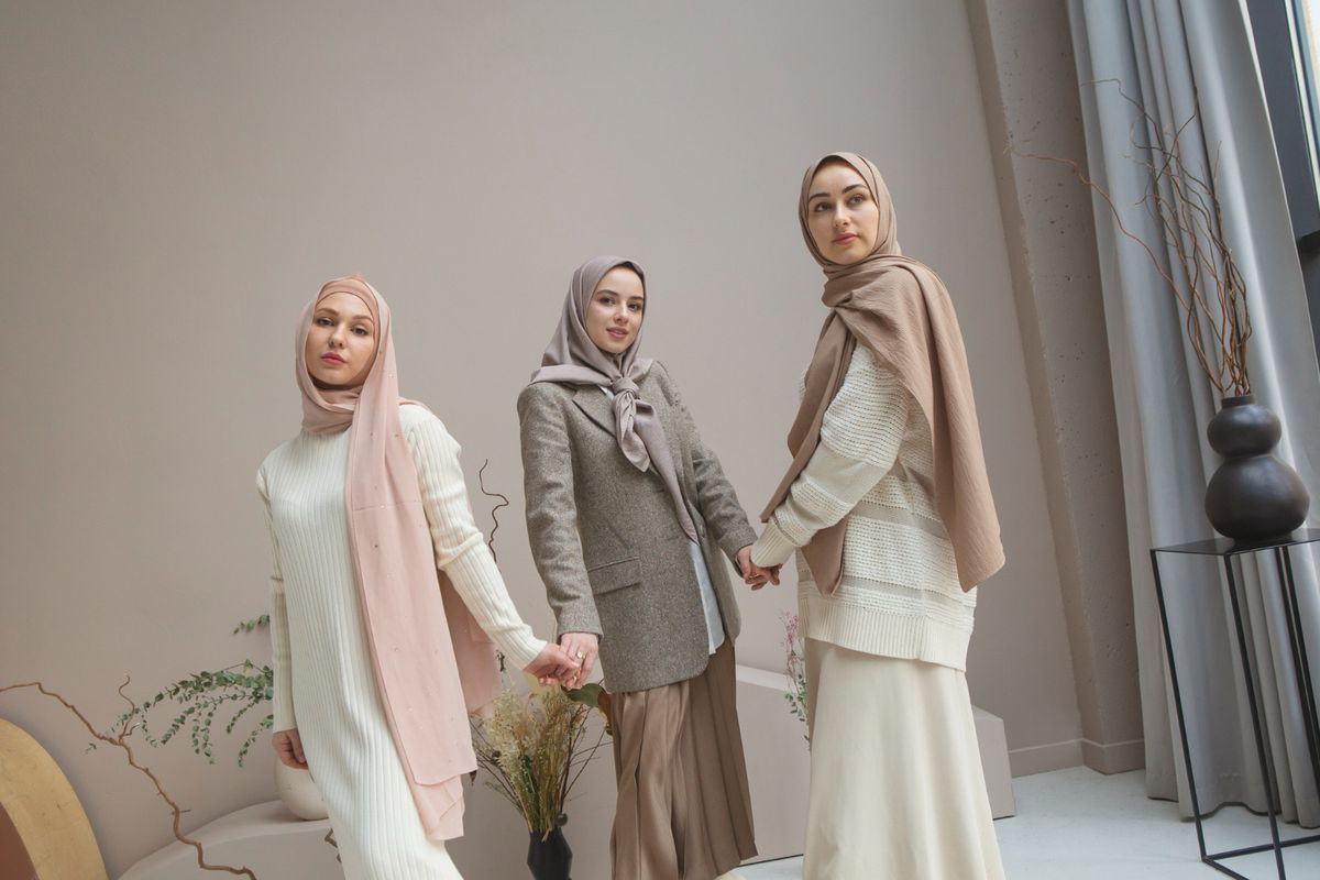 baju Lebaran, Ini Waktu Favorit Orang Indonesia Belanja Baju Lebaran, Belanja sejak sebelum puasa, hindari ribet, Ramai jelang puasa hingga pertengahan Ramadan, Kondisi pasar memengaruhi tren belanja, Harga naik mendekati Lebaran, Banyak yang belanja lebih awal